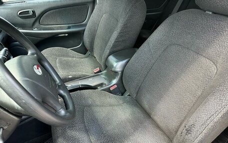 Hyundai Sonata IV рестайлинг, 2004 год, 235 000 рублей, 14 фотография