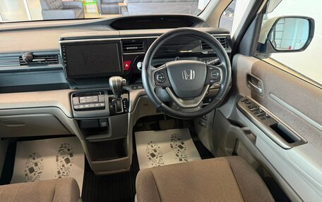 Honda Stepwgn IV, 2015 год, 1 899 000 рублей, 13 фотография