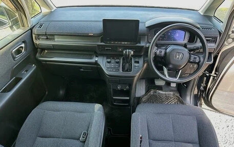 Honda Stepwgn, 2023 год, 2 265 000 рублей, 9 фотография
