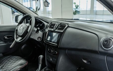 Renault Logan II, 2016 год, 589 000 рублей, 11 фотография