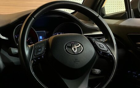 Toyota C-HR I рестайлинг, 2018 год, 2 099 000 рублей, 10 фотография