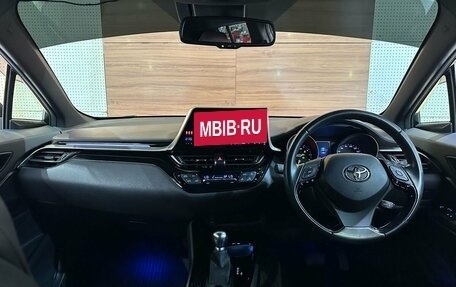 Toyota C-HR I рестайлинг, 2018 год, 2 099 000 рублей, 8 фотография