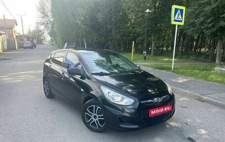 Hyundai Solaris II рестайлинг, 2013 год, 720 000 рублей, 1 фотография