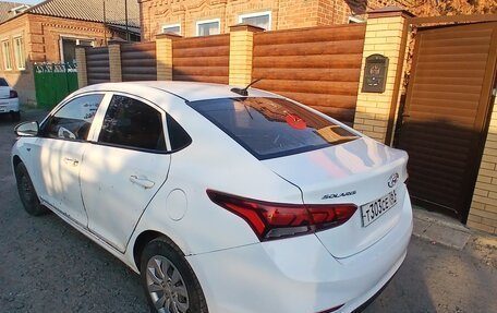 Hyundai Solaris II рестайлинг, 2018 год, 700 000 рублей, 8 фотография