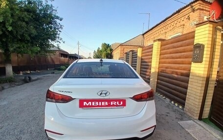 Hyundai Solaris II рестайлинг, 2018 год, 700 000 рублей, 10 фотография