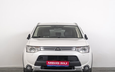 Mitsubishi Outlander III рестайлинг 3, 2014 год, 1 699 000 рублей, 3 фотография