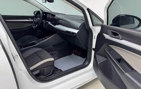 Volkswagen Golf VIII, 2023 год, 1 620 000 рублей, 9 фотография