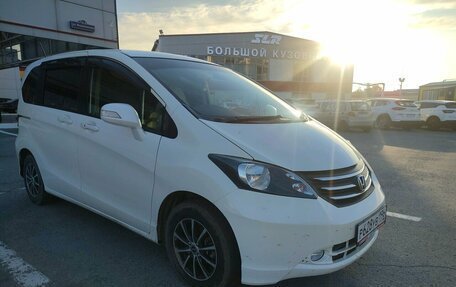 Honda Freed I, 2011 год, 1 099 000 рублей, 2 фотография