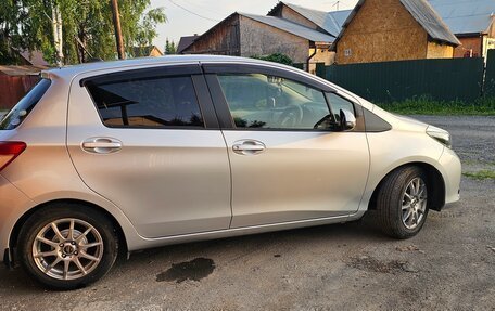 Toyota Vitz, 2011 год, 850 000 рублей, 2 фотография