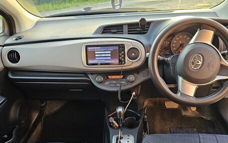 Toyota Vitz, 2011 год, 850 000 рублей, 4 фотография