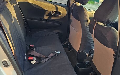 Toyota Vitz, 2011 год, 850 000 рублей, 6 фотография