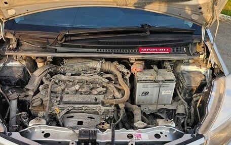 Toyota Vitz, 2011 год, 850 000 рублей, 10 фотография
