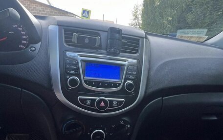 Hyundai Solaris II рестайлинг, 2013 год, 720 000 рублей, 7 фотография