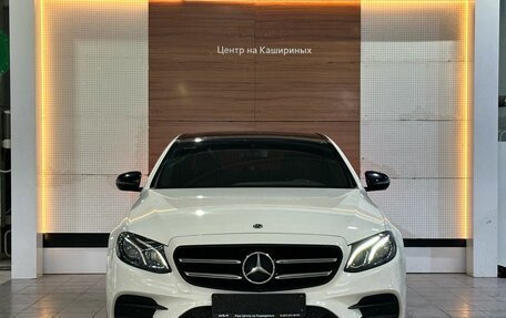 Mercedes-Benz E-Класс, 2018 год, 2 949 990 рублей, 2 фотография