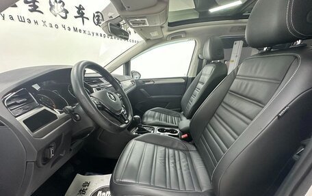Volkswagen Touran III, 2022 год, 1 570 000 рублей, 7 фотография