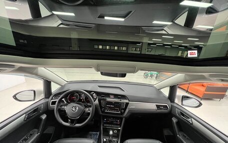Volkswagen Touran III, 2022 год, 1 570 000 рублей, 8 фотография