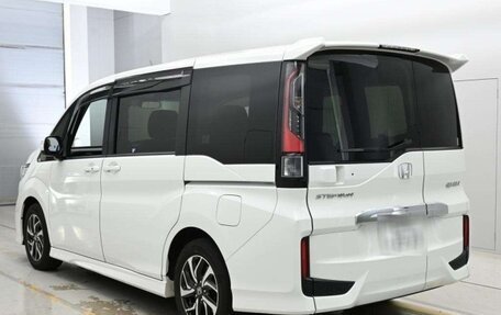 Honda Stepwgn IV, 2021 год, 1 850 000 рублей, 5 фотография
