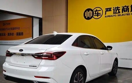 Ford Escort, 2022 год, 1 080 000 рублей, 3 фотография