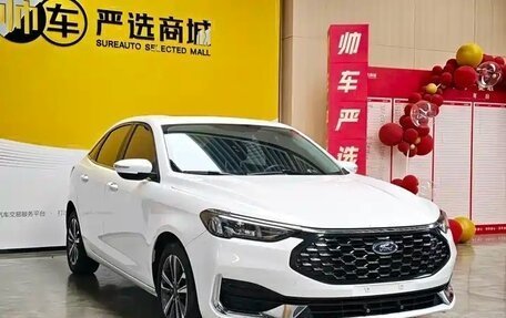 Ford Escort, 2022 год, 1 080 000 рублей, 2 фотография