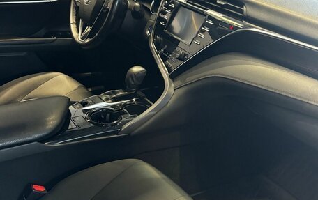Toyota Camry, 2018 год, 2 530 000 рублей, 9 фотография