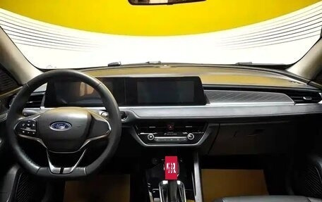 Ford Escort, 2022 год, 1 080 000 рублей, 8 фотография
