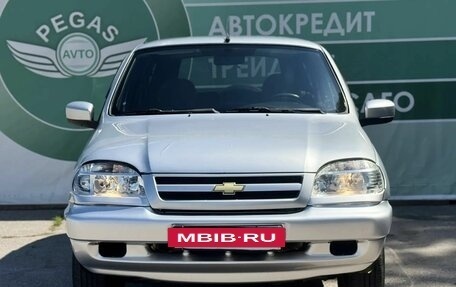 Chevrolet Niva I рестайлинг, 2004 год, 327 000 рублей, 2 фотография
