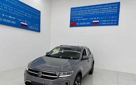 Volkswagen T-Roc I, 2022 год, 1 480 000 рублей, 1 фотография