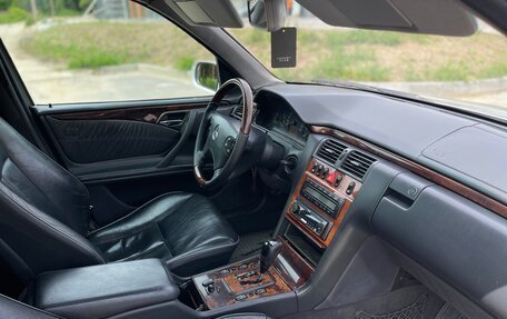 Mercedes-Benz E-Класс, 2000 год, 485 000 рублей, 6 фотография