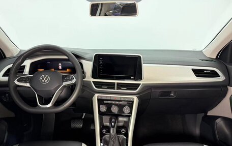 Volkswagen T-Roc I, 2023 год, 1 490 000 рублей, 8 фотография