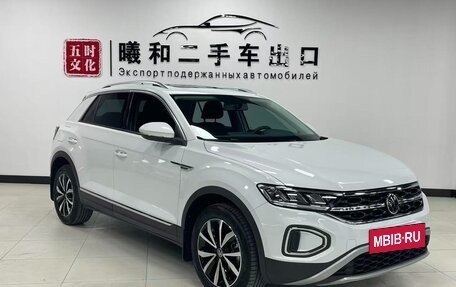 Volkswagen T-Roc I, 2023 год, 1 490 000 рублей, 3 фотография