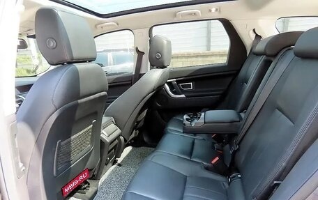 Land Rover Discovery Sport I рестайлинг, 2017 год, 1 800 000 рублей, 6 фотография