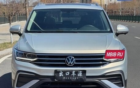 Volkswagen Tiguan II, 2022 год, 1 920 000 рублей, 2 фотография