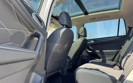 Volkswagen Tiguan II, 2022 год, 1 920 000 рублей, 6 фотография