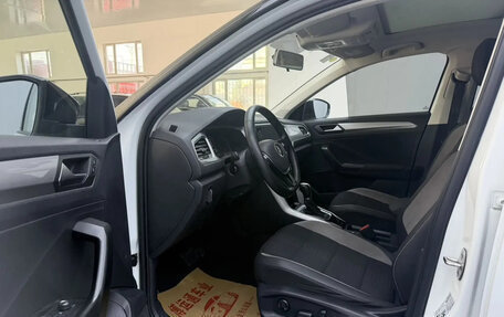 Volkswagen T-Roc I, 2023 год, 1 700 007 рублей, 9 фотография