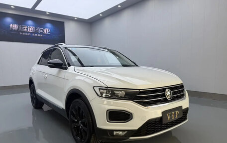 Volkswagen T-Roc I, 2023 год, 1 700 007 рублей, 3 фотография