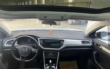 Volkswagen T-Roc I, 2023 год, 1 700 007 рублей, 7 фотография