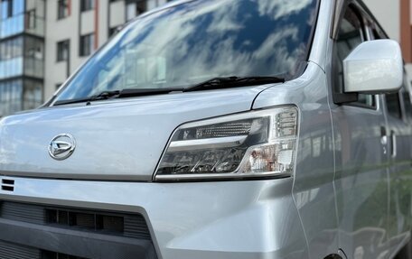 Daihatsu Hijet X, 2018 год, 1 030 000 рублей, 2 фотография