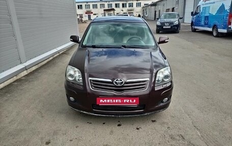 Toyota Avensis III рестайлинг, 2006 год, 900 000 рублей, 2 фотография