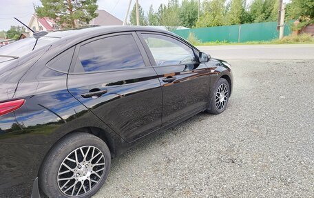 Hyundai Solaris II рестайлинг, 2018 год, 1 300 000 рублей, 2 фотография