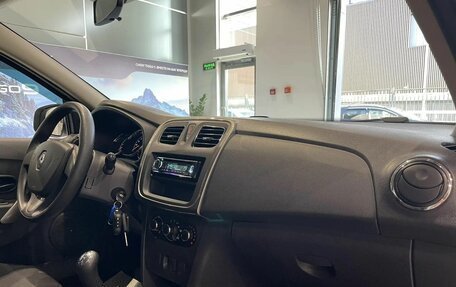 Renault Logan II, 2018 год, 660 000 рублей, 10 фотография