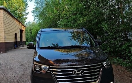 Hyundai Grand Starex Grand Starex I рестайлинг 2, 2020 год, 4 000 000 рублей, 1 фотография