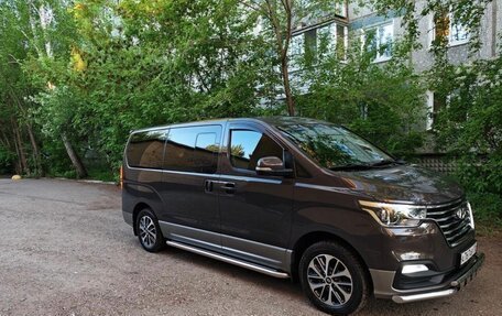 Hyundai Grand Starex Grand Starex I рестайлинг 2, 2020 год, 4 000 000 рублей, 3 фотография