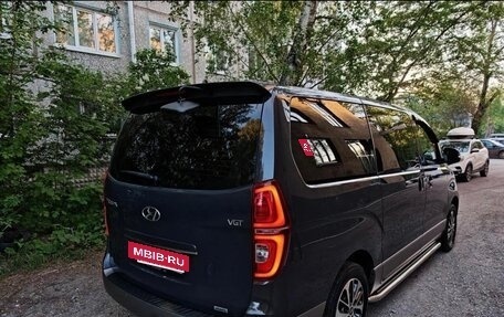 Hyundai Grand Starex Grand Starex I рестайлинг 2, 2020 год, 4 000 000 рублей, 2 фотография