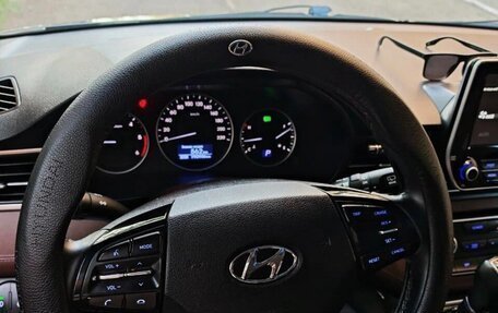 Hyundai Grand Starex Grand Starex I рестайлинг 2, 2020 год, 4 000 000 рублей, 7 фотография