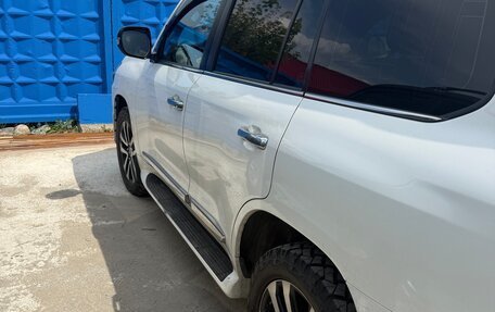Toyota Land Cruiser 200, 2019 год, 8 750 000 рублей, 2 фотография