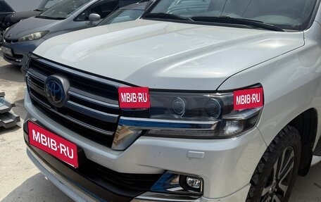 Toyota Land Cruiser 200, 2019 год, 8 750 000 рублей, 7 фотография
