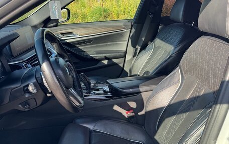 BMW 5 серия, 2018 год, 3 600 000 рублей, 13 фотография