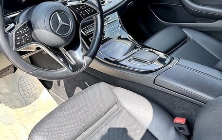 Mercedes-Benz E-Класс, 2021 год, 3 600 000 рублей, 19 фотография