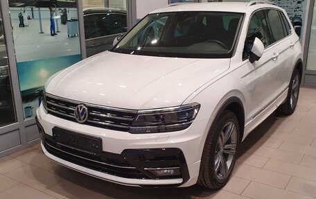 Volkswagen Tiguan II, 2019 год, 3 200 000 рублей, 1 фотография