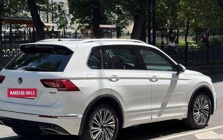 Volkswagen Tiguan II, 2019 год, 3 200 000 рублей, 3 фотография